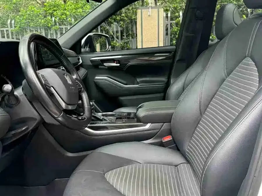 Toyota Crown Land Crown Land 2021 2.5L HEV 4WD Deluxe Edition 2022 — миниатюра 4