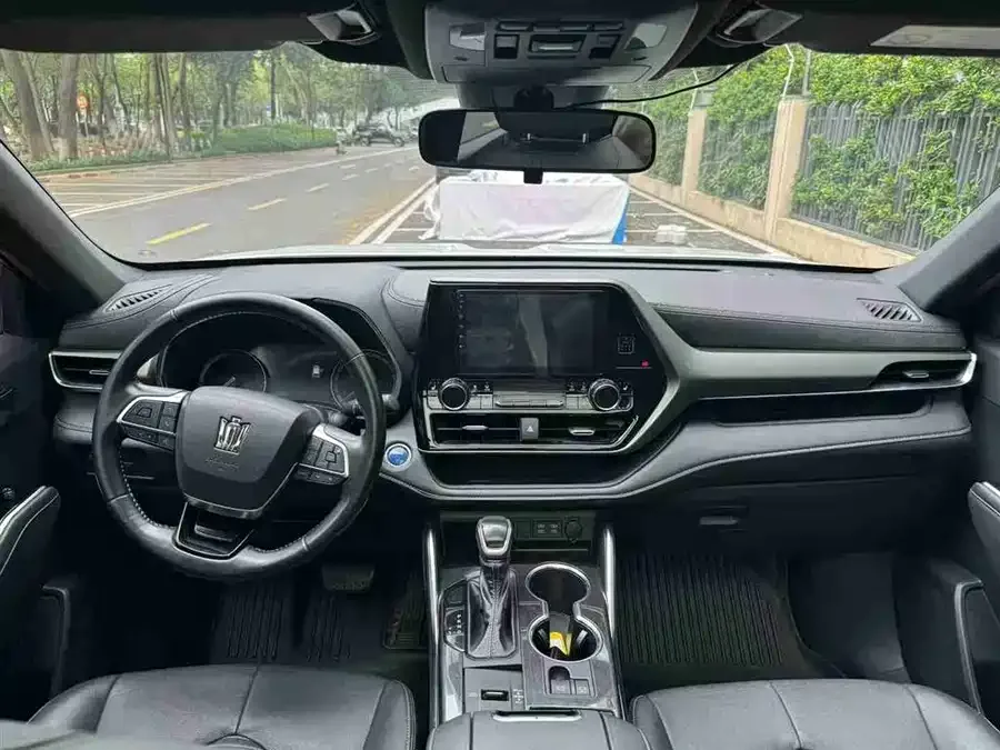 Toyota Crown Land Crown Land 2021 2.5L HEV 4WD Deluxe Edition 2022 — миниатюра 5