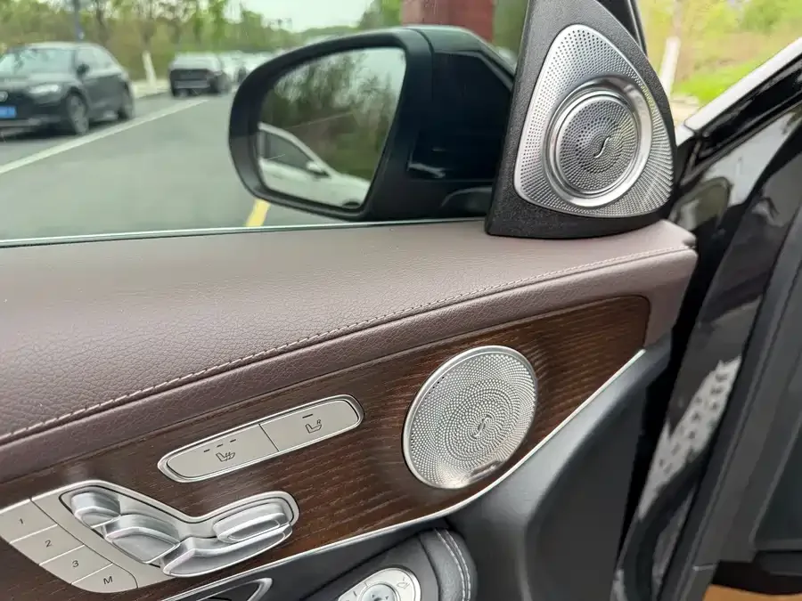 Mercedes-Benz GLC-Class Mercedes-Benz GLC 2023 GLC 300 L 4MATIC dynamic 5-seater 2023 — миниатюра 5