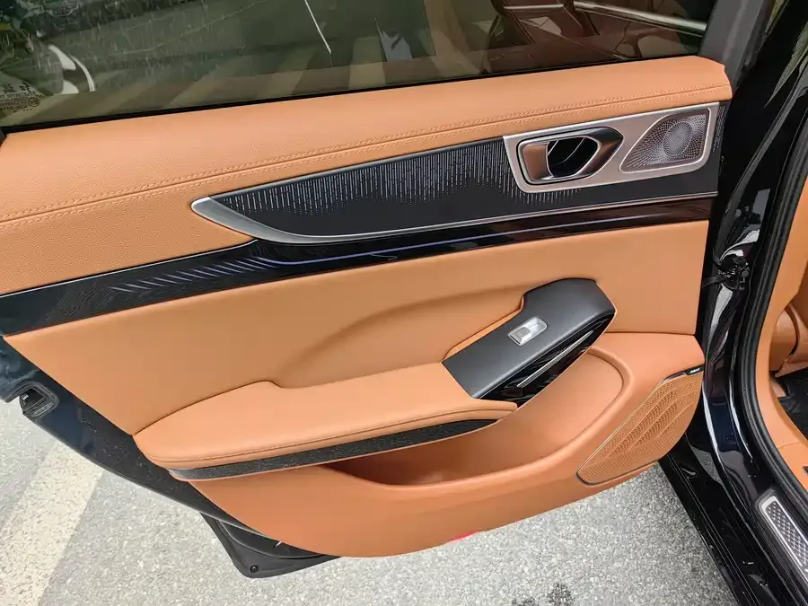 Hongqi H9 Hongqi H9 2025 2.0T 2WD Luxury Business Edition 5-seater 2025 — миниатюра 4
