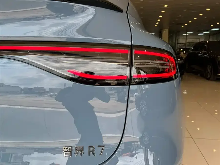 Smart world R7 Zhijie R7 2026 Pure Electric Max+ (192-line LiDAR) 2025 — миниатюра 3