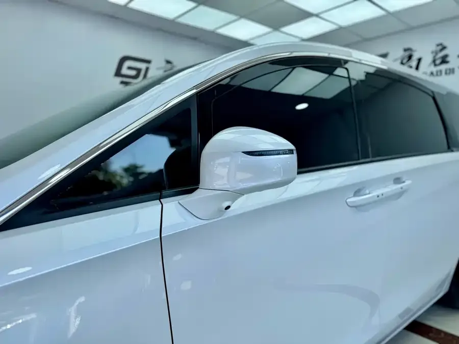 Buick GL8 2022 ES Lu Zun 653T Comfort Edition 2023 — миниатюра 2