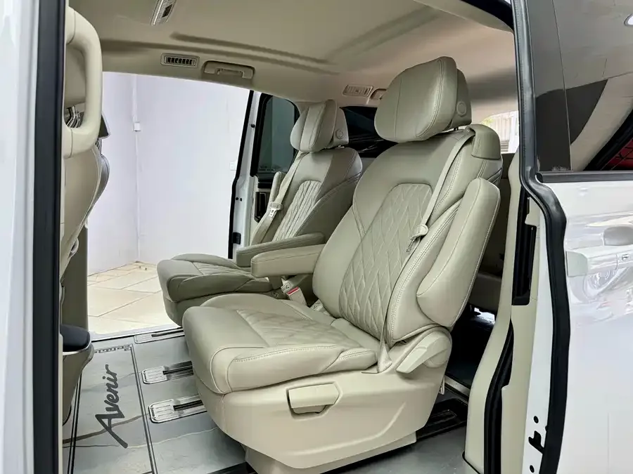 Buick GL8 2022 ES Lu Zun 653T Comfort Edition 2023 — миниатюра 3