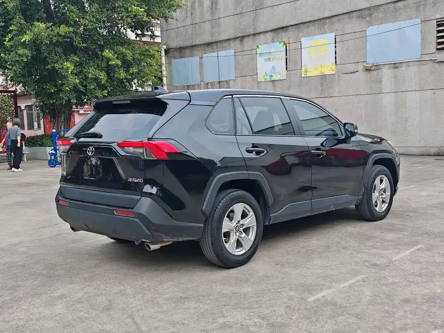 Toyota RAV4 RAV4 Rongfang 2022 2.0L CVT 2WD Urban Edition 2023 — миниатюра 2