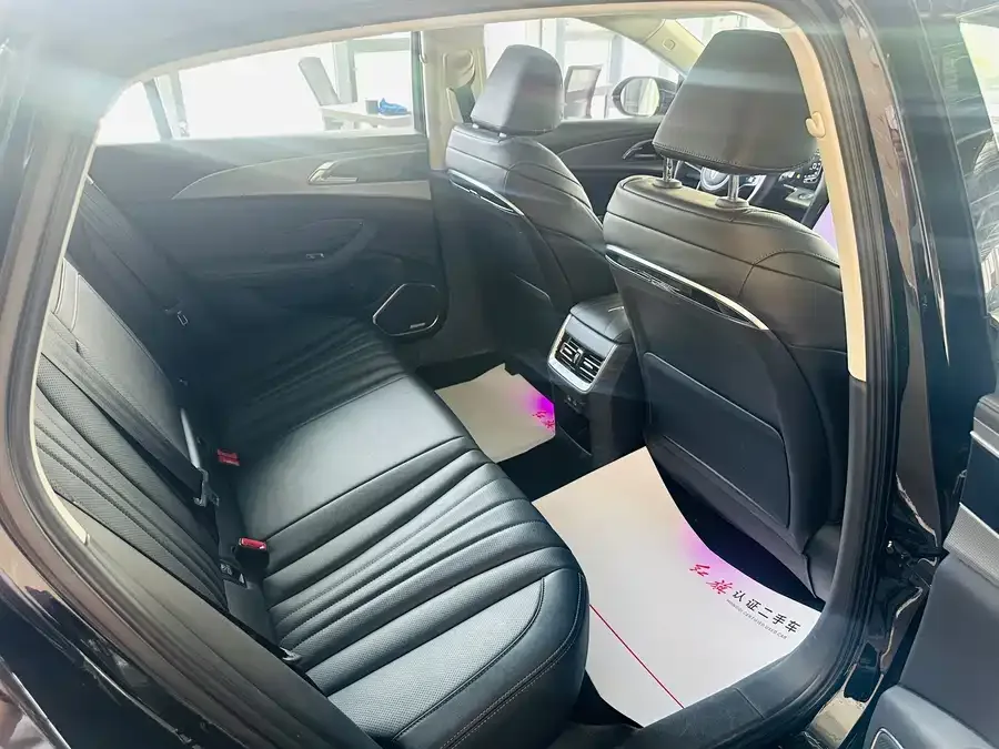 Hongqi H5 Hongqi H5 2023 1.5T DCT Zhilian Qiyun Edition 2023 — миниатюра 3