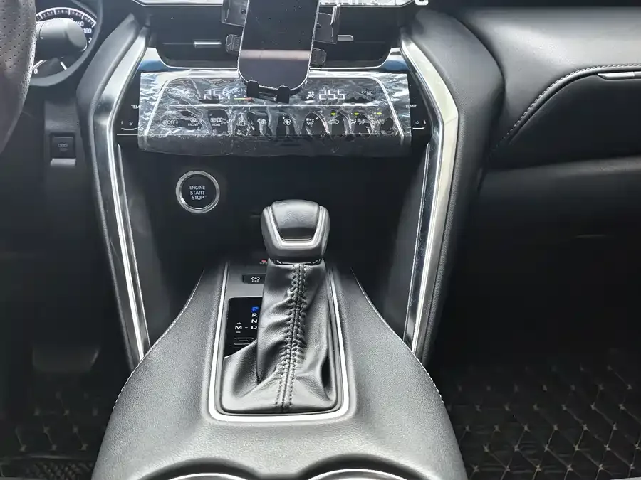 Toyota Venza Visa 2023 2.0L CVT two-wheel drive luxury version 2023 — миниатюра 4