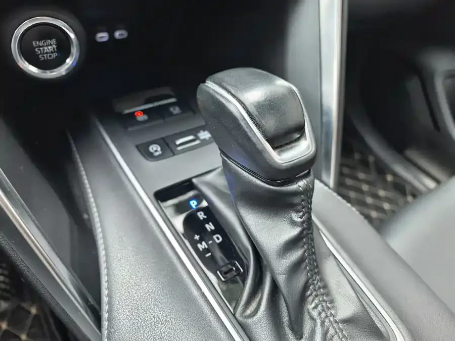 Toyota Venza Visa 2023 2.0L CVT two-wheel drive luxury version 2023 — миниатюра 5