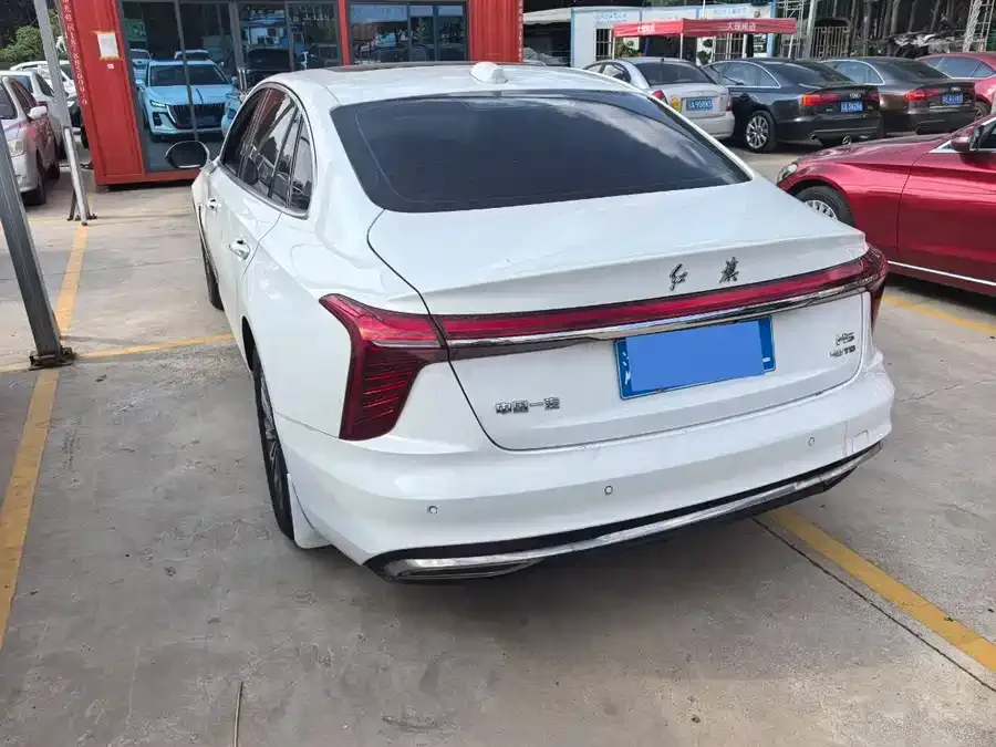 Hongqi H5 Hongqi H5 2023 1.5T DCT Zhilian Qiyun Edition 2023 — миниатюра 4