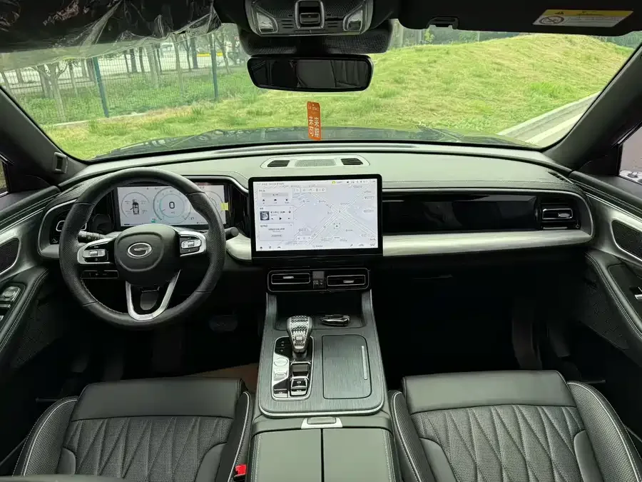 GAC Trumpchi GS8 Trumpchi GS8 2024 Navigator Series 2.0TGDI 2WD Luxury Intelligent Connected Edition 7-Seater 2024 — миниатюра 2