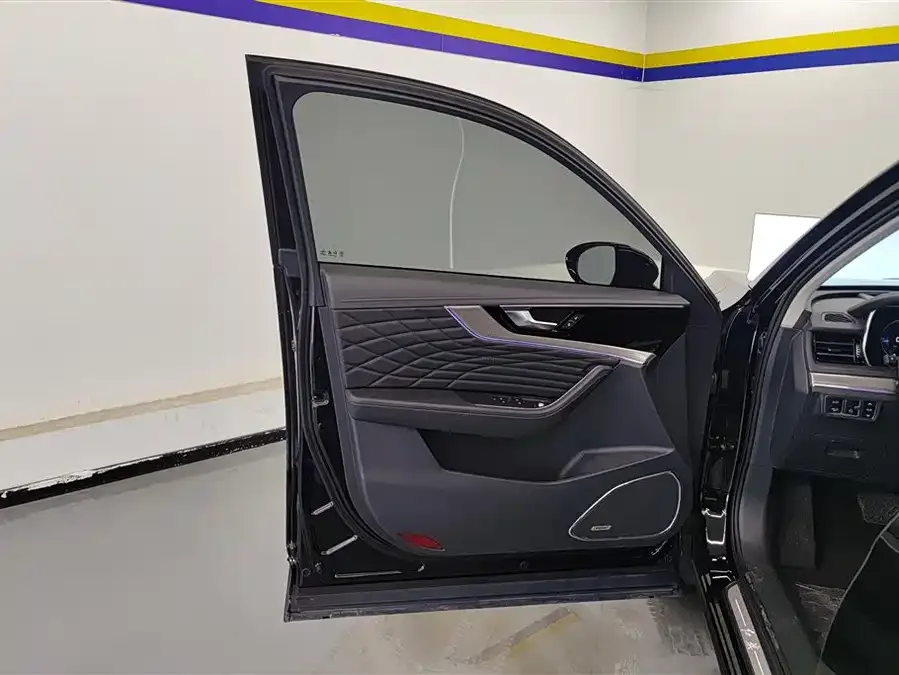 Hongqi HS5 Hongqi HS5 2022 facelift 2.0T Zhilian Qixiang Edition 2022 — миниатюра 4