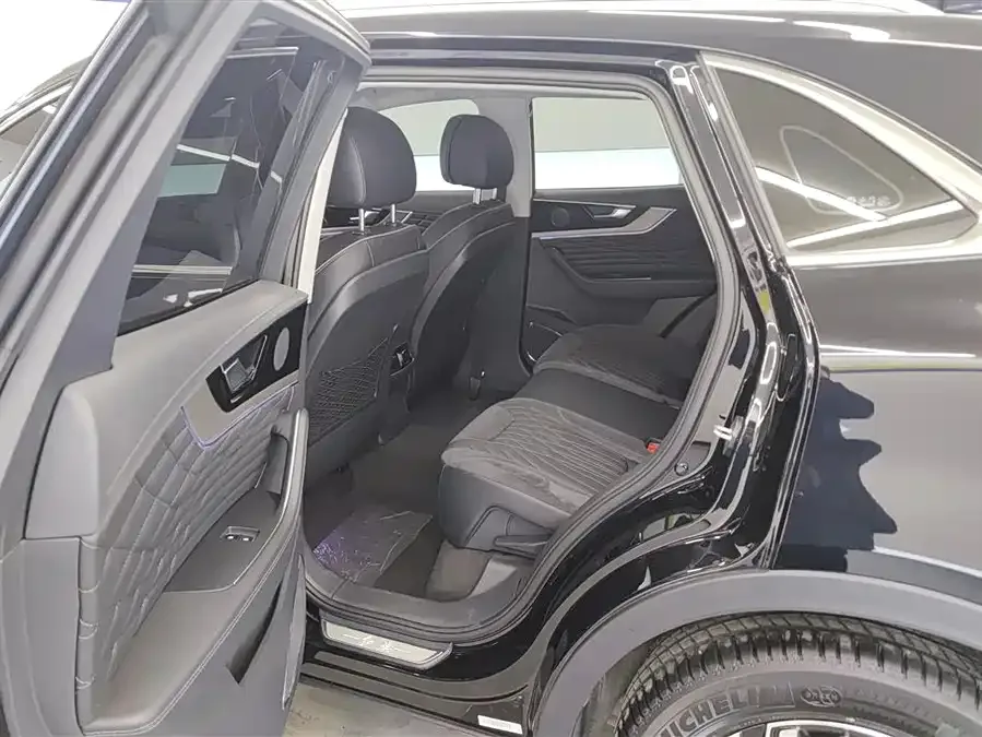 Hongqi HS5 Hongqi HS5 2022 facelift 2.0T Zhilian Qixiang Edition 2022 — миниатюра 5