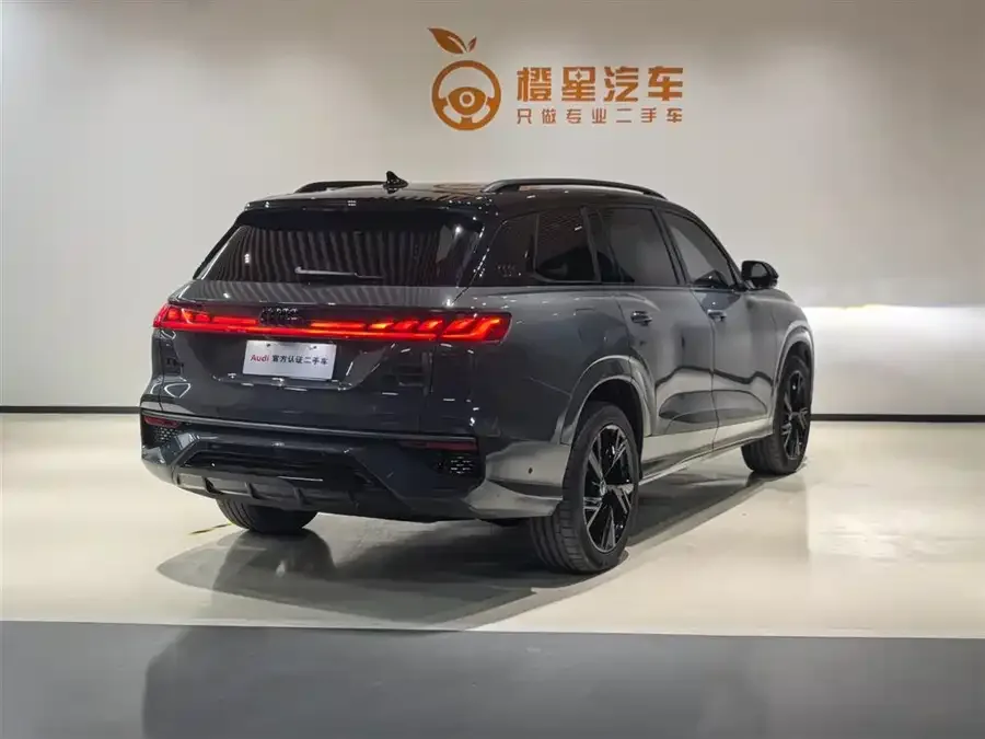 Audi Q6 2024 45 TFSI quattro Shadow Warrior Edition 6-seater 2024 — миниатюра 2