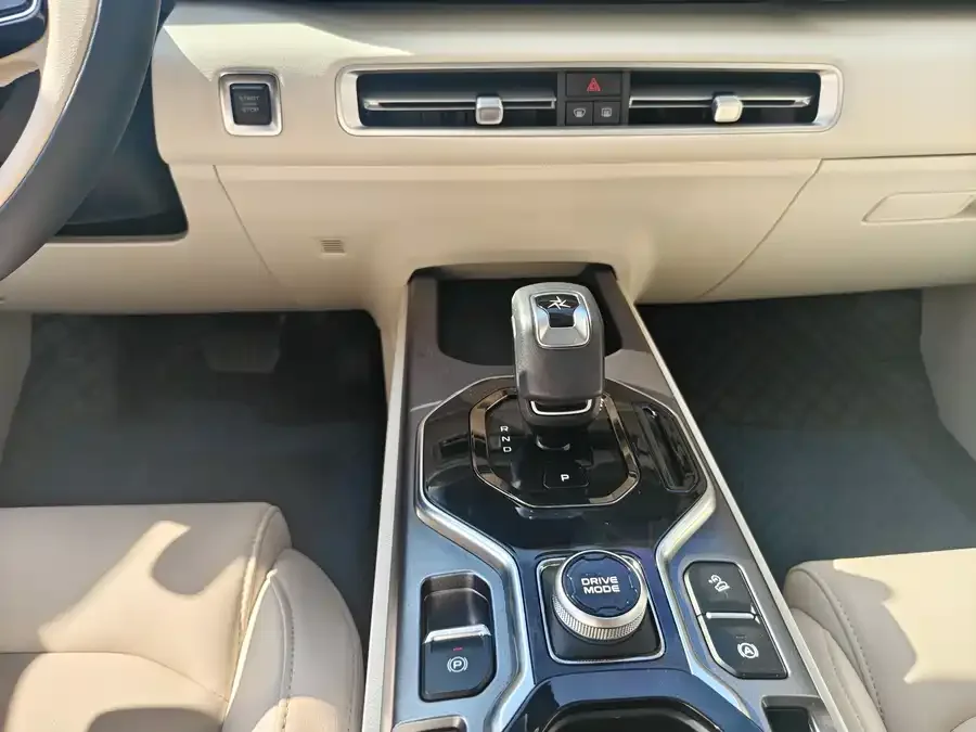 Geely ICON Geely ICON 2023 1.5TD Chocolate Edition 2023 — миниатюра 3