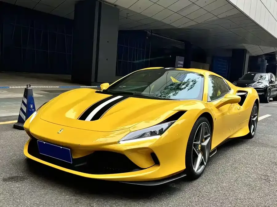 Ferrari F8 2022