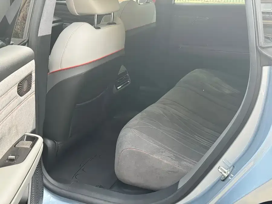 Geely Galaxy E8 Galaxy E8 2025 620km 4WD Starship LiDAR Smart Driving Edition 2025 — миниатюра 3