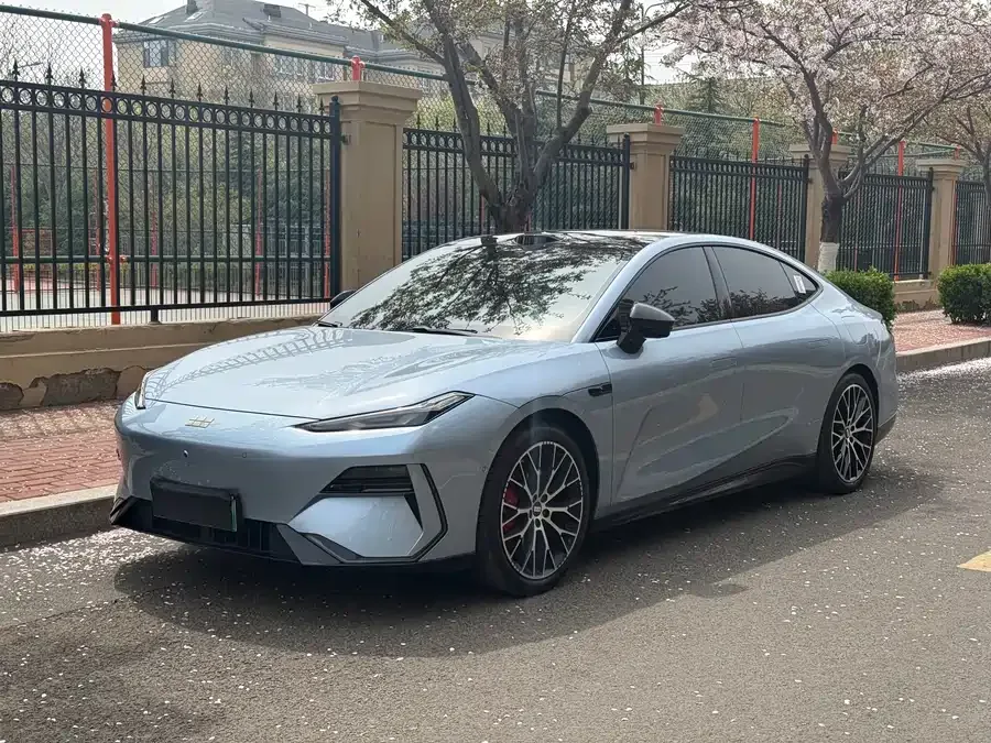 Geely Galaxy E8 2025