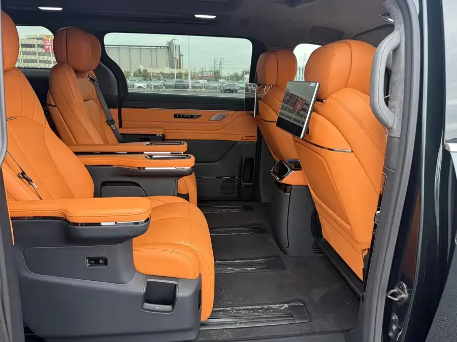 Geely Yizhen L380 Yizhen L380 2024 140 degree 6-seater 4WD Ultra 2026 — миниатюра 2