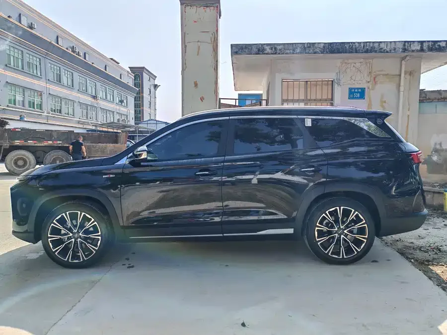 Jetour X90 PRO Jetour X90 PRO 2024 2.0T DCT Premium Edition 7-seater 2024 — миниатюра 3