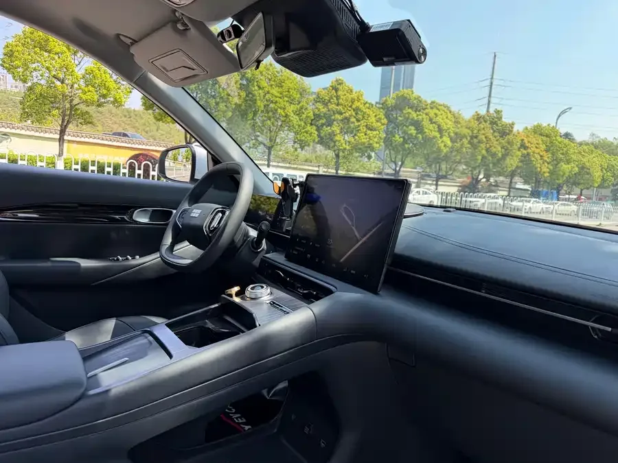 Geely Galaxy E5 Galaxy E5 2024 530km Long Range Edition 2025 — миниатюра 3