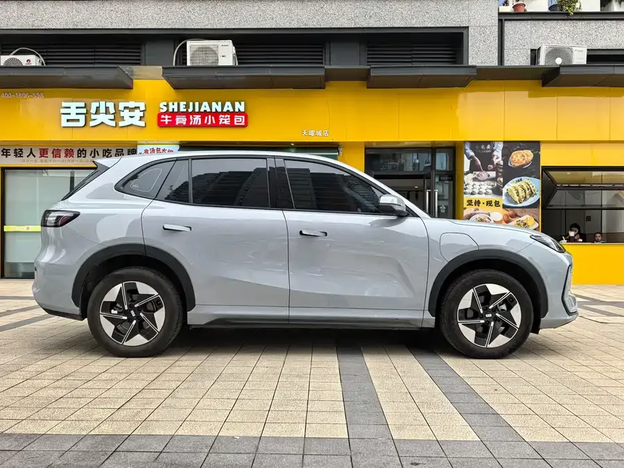 Geely Galaxy E5 Galaxy E5 2024 440km Sailing Edition 2025 — миниатюра 4