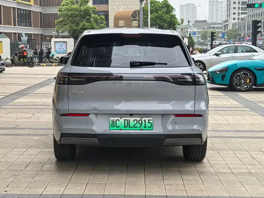 Geely Galaxy E5 Galaxy E5 2024 440km Sailing Edition 2025 — миниатюра 5