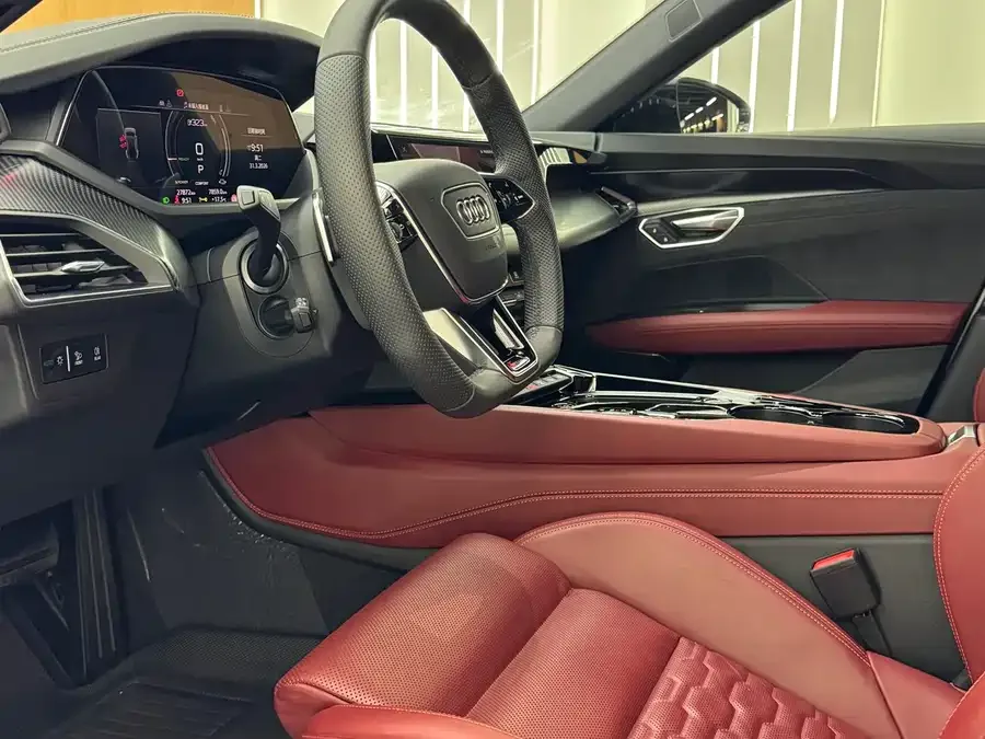 Audi e-tron GT 2023 basic model 2024 — миниатюра 2