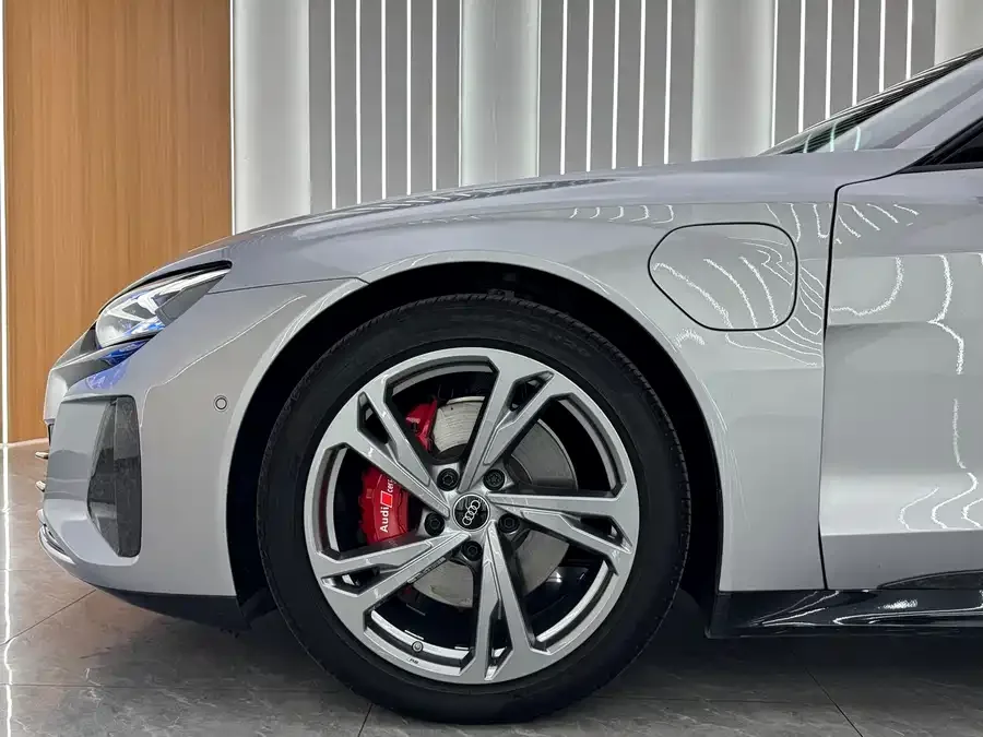 Audi e-tron GT 2023 basic model 2024 — миниатюра 4