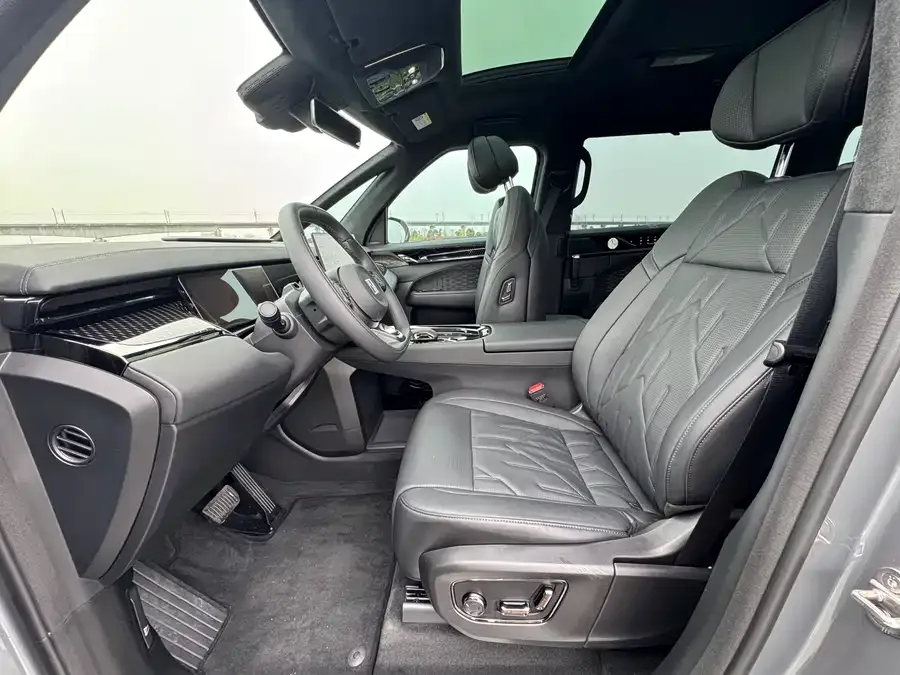 Zeekr 009 Zeekr 009 2024 six-seat executive version four-wheel drive 108kWh 2025 — миниатюра 2