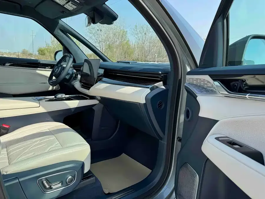 Zeekr 009 Zeekr 009 2024 seven-seat aisle version 108kWh 2025 — миниатюра 3
