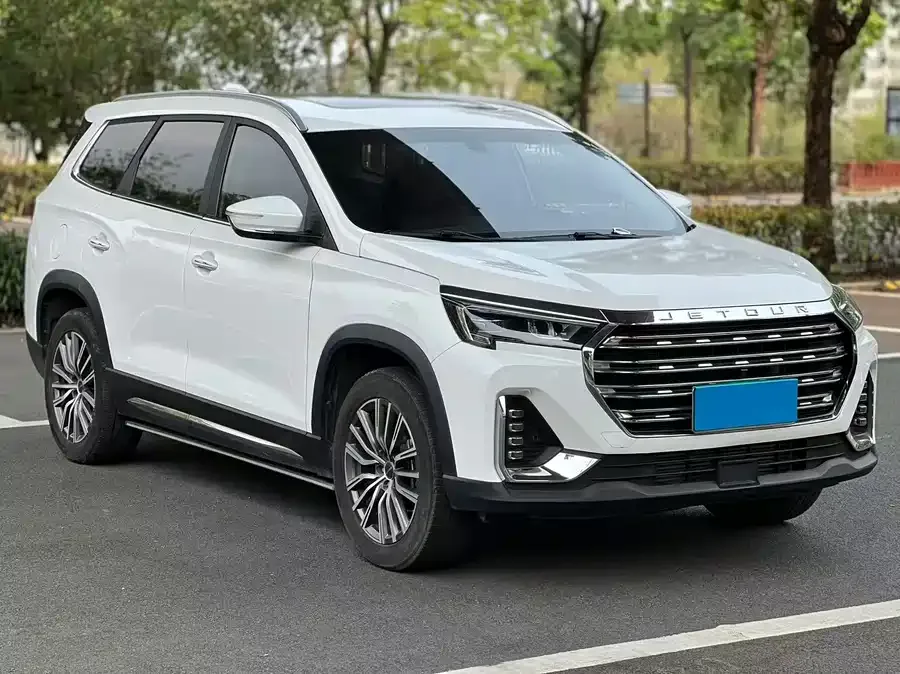 Jetour X90 Plus JETOUR X90 PLUS 2023 1.6TD DCT Villa 7 Seaters 2023 — миниатюра 4