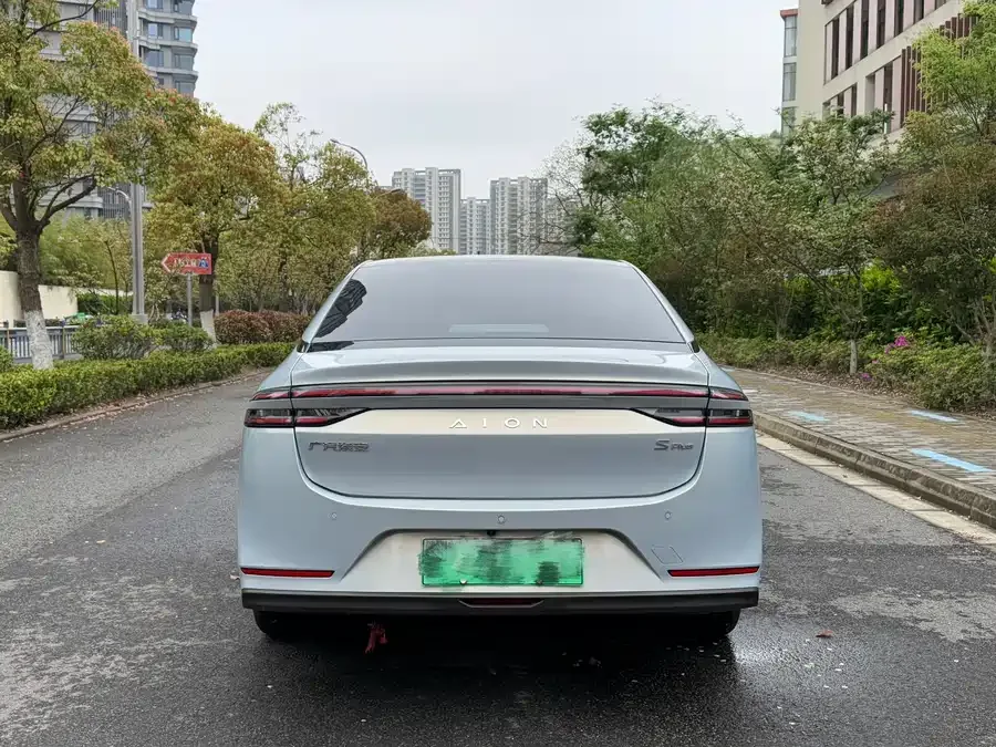 AION AION S Plus AION S Plus 2022 70 Executive Edition 2022 — миниатюра 2