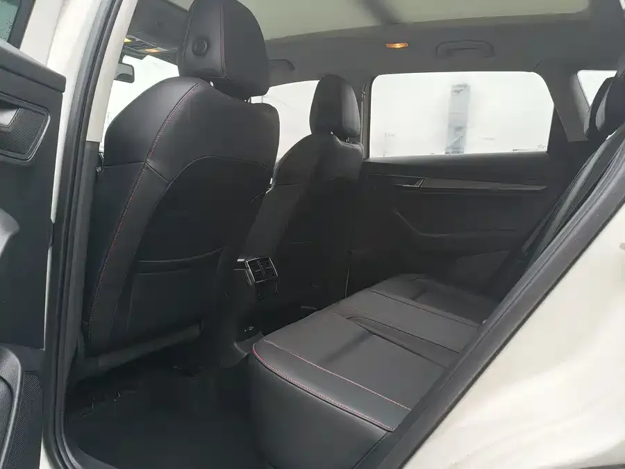 Skoda Karoq Korok 2022 TSI280 Exclusive Edition 2023 — миниатюра 2