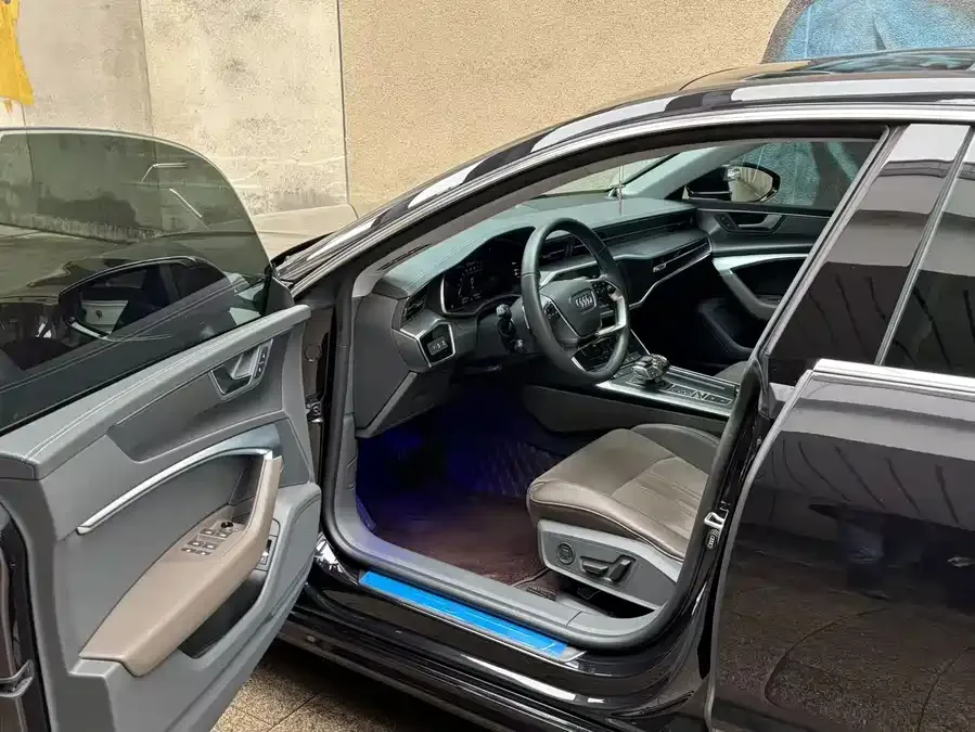 Audi A7L 2024 45TFSI S-line Dream Flow Crystal Set 2024 — миниатюра 2