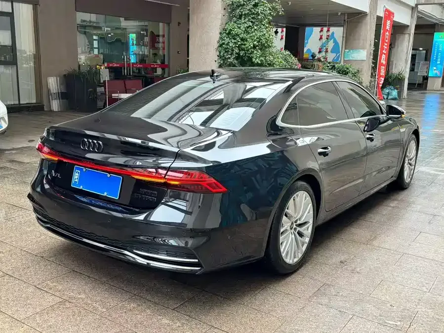 Audi A7L 2024 45TFSI S-line Dream Flow Crystal Set 2024 — миниатюра 3