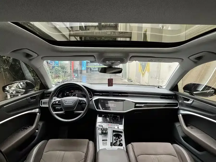 Audi A7L 2024 45TFSI S-line Dream Flow Crystal Set 2024 — миниатюра 4