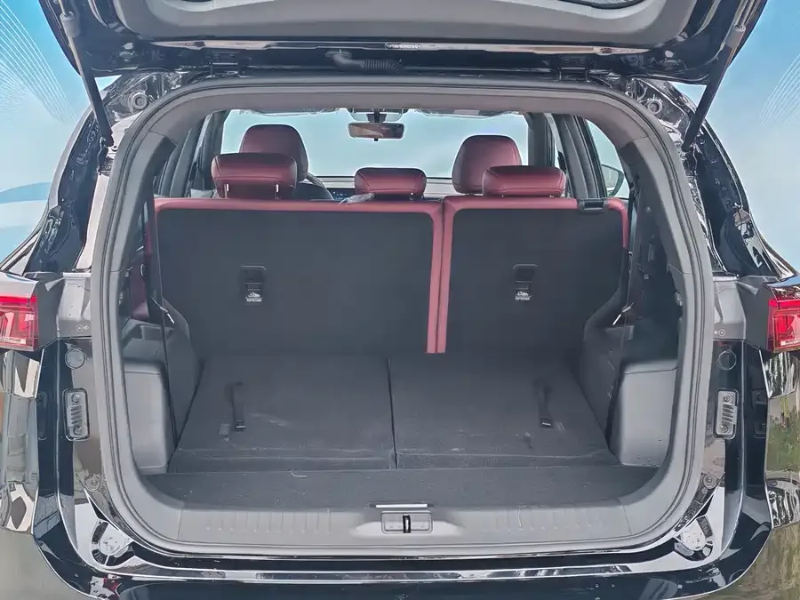 Jetour X70 Plus JETOUR X70 PLUS 2025 Champion Edition 1.5T DCT Champion PRO 7 Seaters 2026 — миниатюра 3