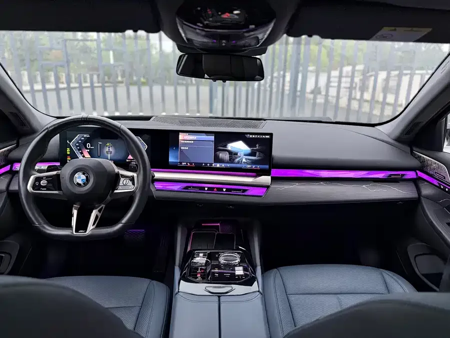 BMW 5 Series BMW 5 Series 2024 530Li Exclusive Luxury Package 2024 — миниатюра 2