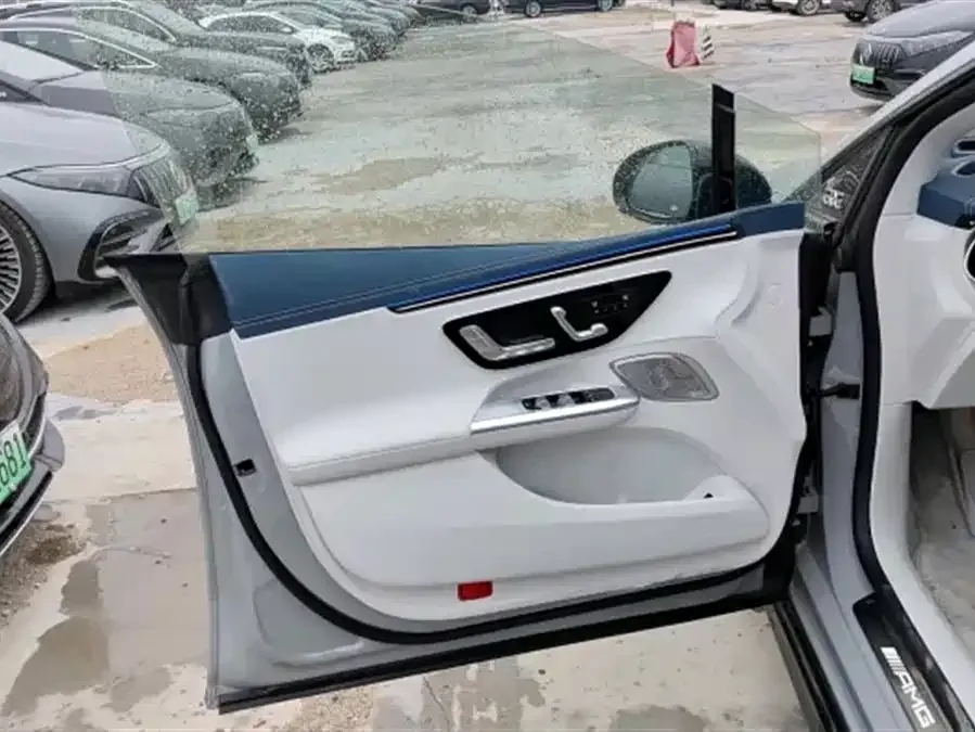 Mercedes-Benz EQE SUV AMG Mercedes-Benz EQE AMG 2023 AMG EQE 53 4MATIC+ 2024 — миниатюра 3