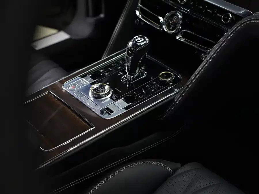 Bentley Flying Spur PHEV Mercedes-Benz Plug-in Hybrid 2022 2.9T V6 Hybrid 2022 — миниатюра 3