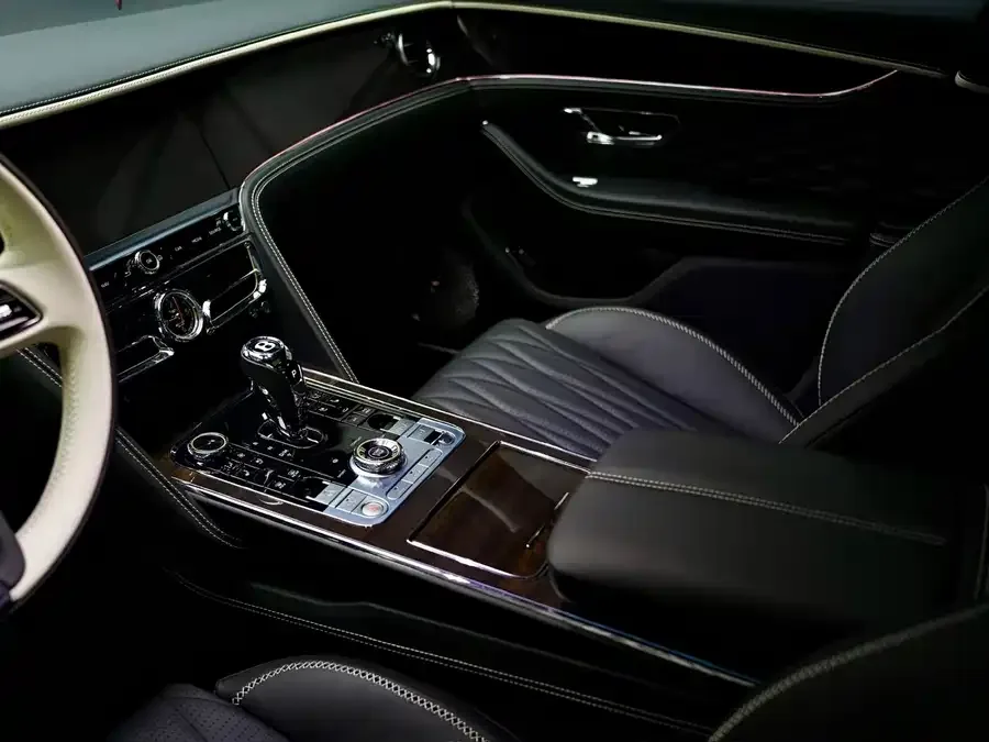 Bentley Flying Spur PHEV Mercedes-Benz Plug-in Hybrid 2022 2.9T V6 Hybrid 2022 — миниатюра 4