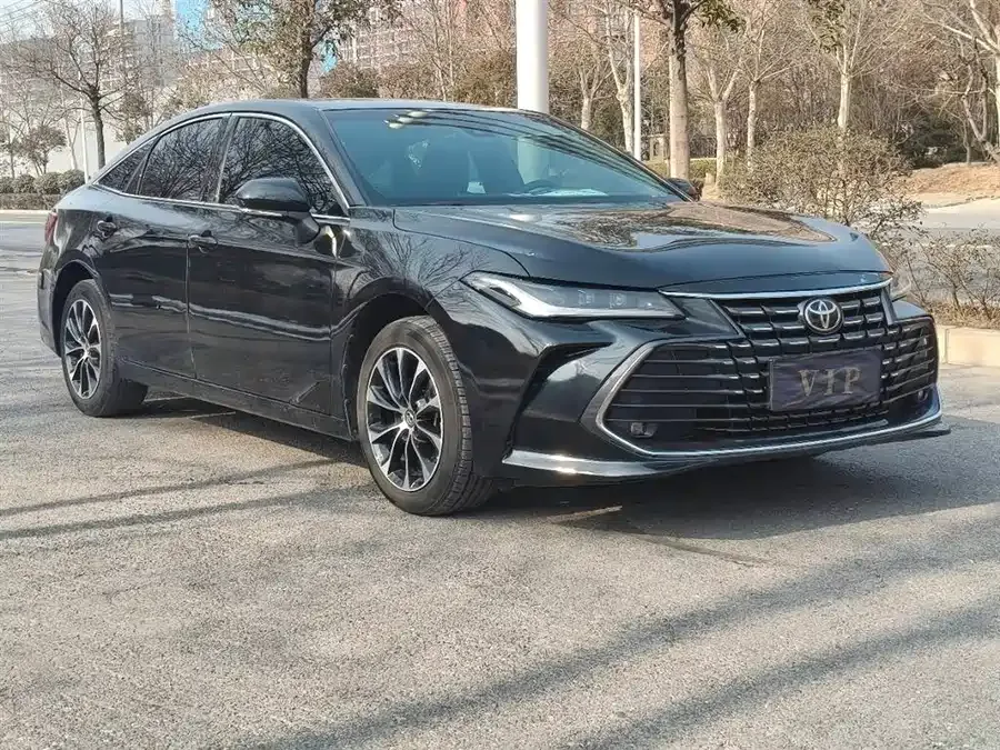 Toyota Avalon Asia Dragon 2022 2.0L Enterprising Edition 2023 — миниатюра 3