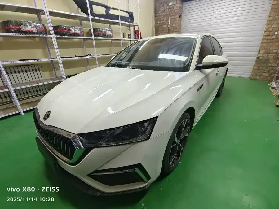 Skoda Octavia Octavia 2022 PRO TSI280 Premium Edition 2022 — фото 1, купить с доставкой в Москву