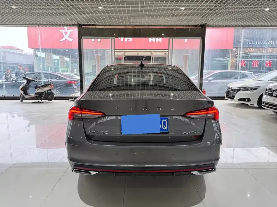 Skoda Octavia Octavia 2022 PRO TSI280 Premium Edition 2022 — миниатюра 2