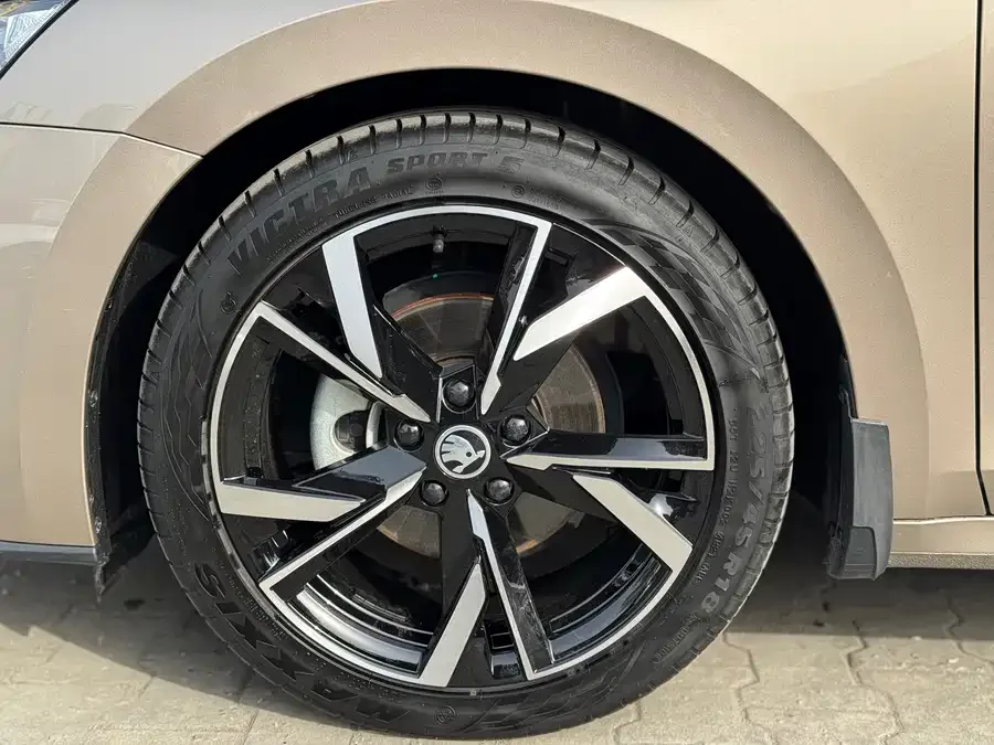 Skoda Octavia Octavia 2022 PRO TSI280 Premium Edition 2022 — миниатюра 5