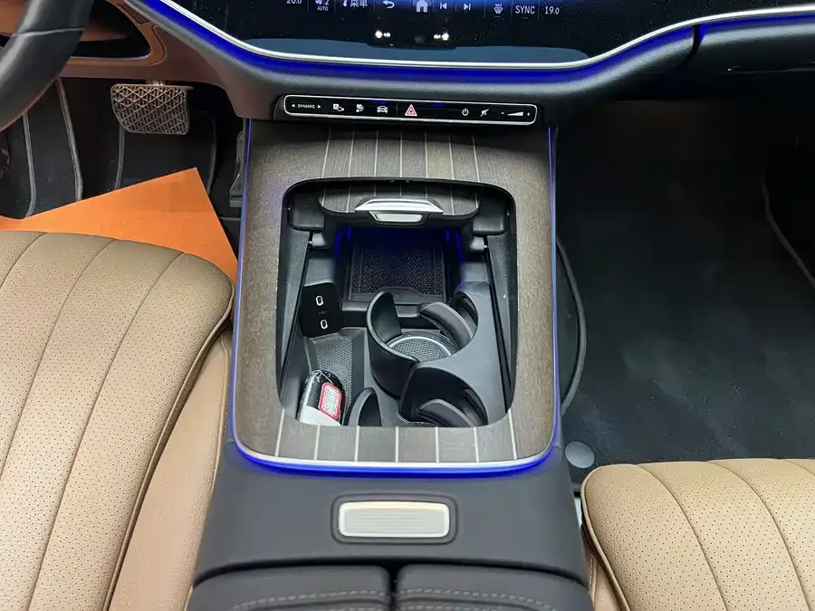 Mercedes-Benz E-class new energy Mercedes-Benz E-Class New Energy 2024 E 350 e L Plug-in Hybrid Sedan 2024 — миниатюра 3