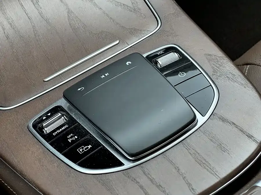 Mercedes-Benz E-class new energy Mercedes-Benz E-Class New Energy 2023 E 350 e L Plug-in Hybrid Sedan 2023 — миниатюра 4
