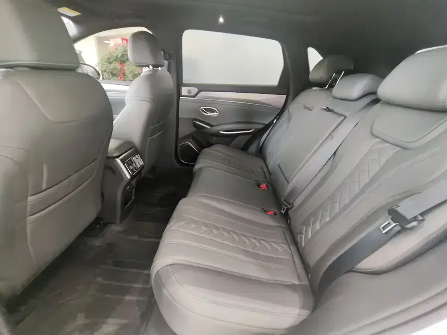 BYD Song L DM-i Song L DM-i 2025 Intelligent Driving Edition 160km Beyond Edition 2025 — миниатюра 2