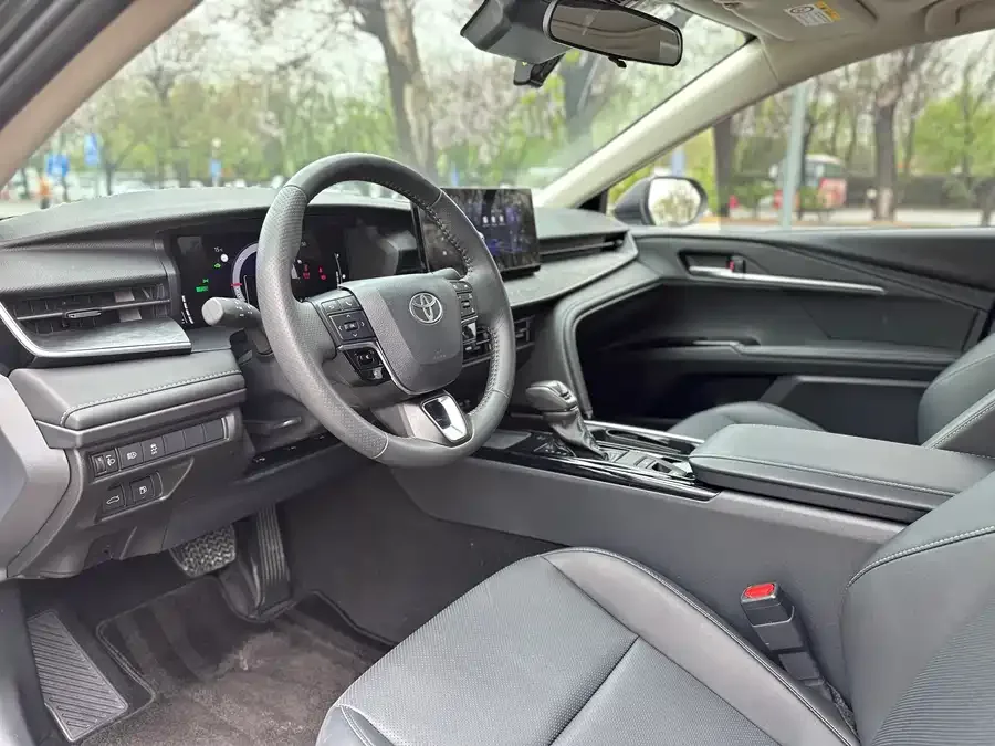 Toyota Camry Camry 2024 Hybrid 2.0HGVP Luxury Edition 2024 — миниатюра 5