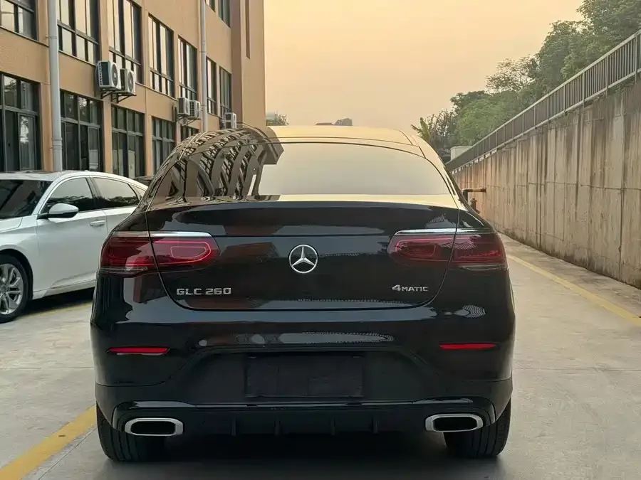 Mercedes-Benz GLC Coupe Mercedes-Benz GLC coupe 2022 facelift GLC 260 4MATIC coupe SUV 2023 — миниатюра 4