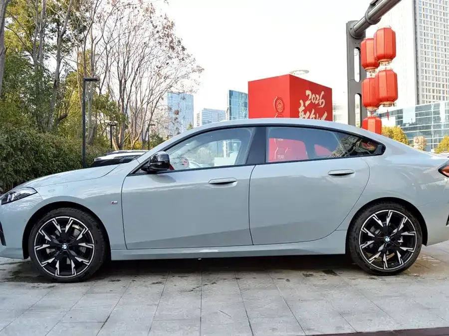 BMW 2 Series BMW 2 Series 2025 225L M Sport Night Edition 2025 — миниатюра 5